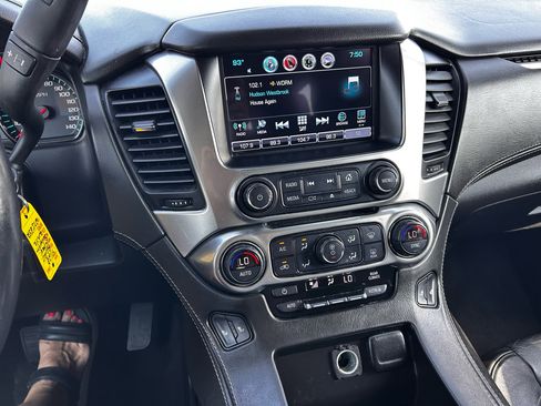 Used 2020 Chevrolet Suburban LT image 4