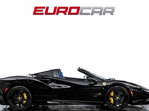 Used 2022 Ferrari F8 Tributo image 7
