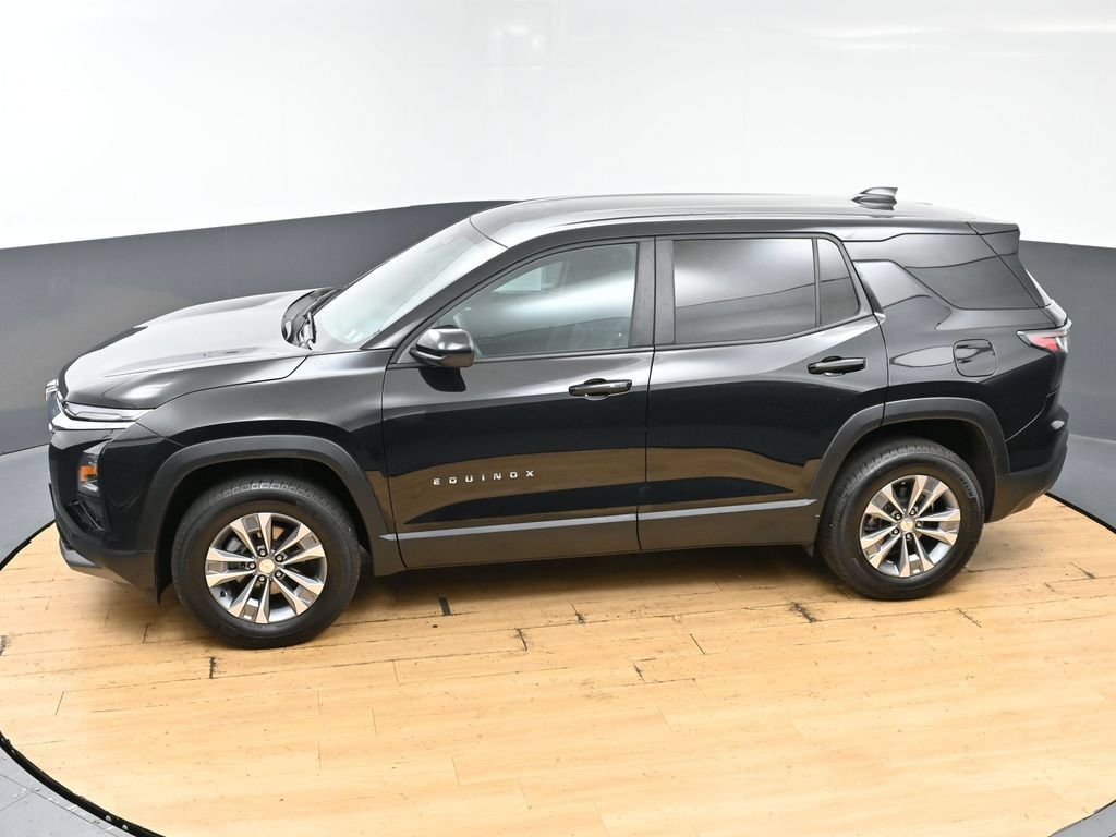 Used 2025 Chevrolet Equinox LT AWD/4WD image 7