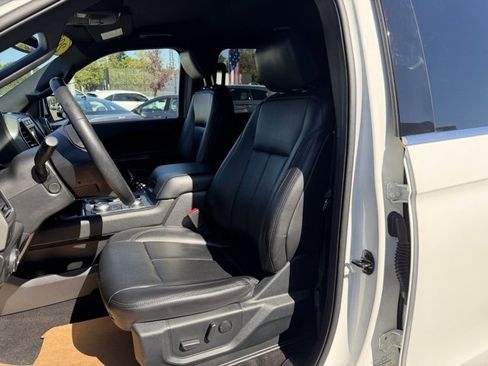 Used 2020 Ford Expedition XLT w/ Equipment Group 202A image 10