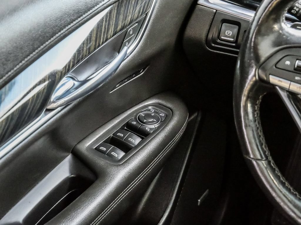 Used 2022 Cadillac XT6 Premium Luxury FWD image 36