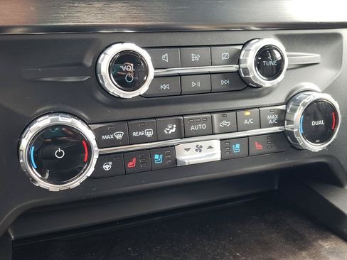Used 2024 Ford F250 Lariat w/ Sport Appearance Package AWD/4WD image 19
