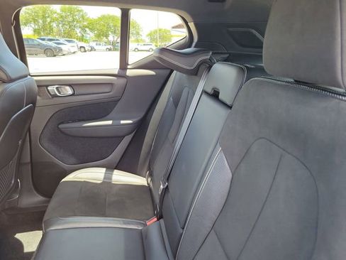 Used 2019 Volvo XC40 T5 R-Design AWD/4WD image 10