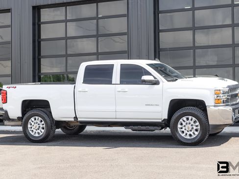 Used 2019 Chevrolet Silverado 2500 LT AWD/4WD image 8