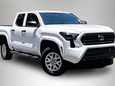 Used 2025 Toyota Tacoma SR RWD image 2