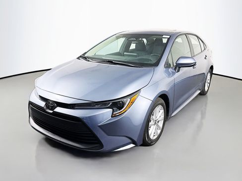 Used 2023 Toyota Corolla LE w/ LE Premium Package image 4