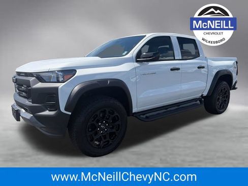 New 2026 Chevrolet Colorado Trail Boss AWD/4WD image 3