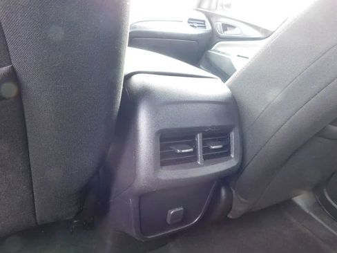 Used 2018 Chevrolet Equinox LT AWD/4WD image 12