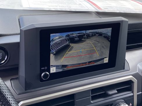 Certified 2026 Toyota Tacoma SR5 AWD/4WD image 24