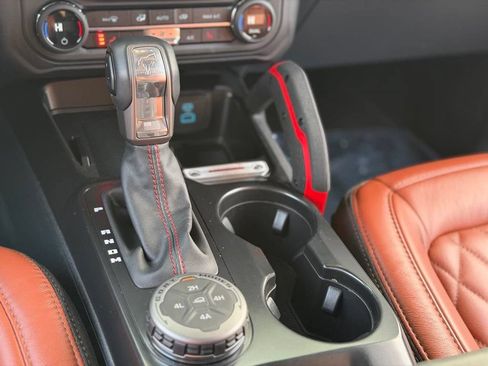 Used 2025 Ford Bronco Heritage Edition AWD/4WD image 30
