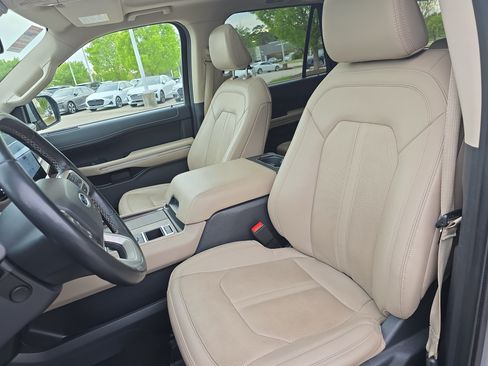 Used 2024 Ford Expedition Max Limited RWD image 15
