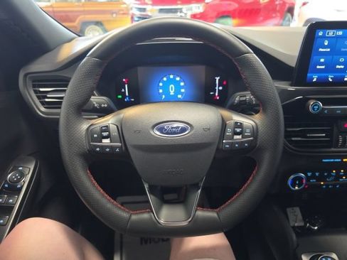Used 2025 Ford Escape ST-Line Select AWD/4WD image 26