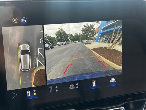 New 2026 Chevrolet Equinox LT w/ Convenience Package II AWD/4WD image 10