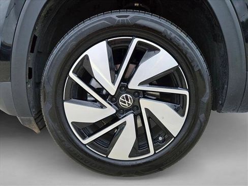 Used 2025 Volkswagen Atlas SE image 22