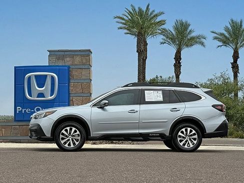 Used 2022 Subaru Outback Premium image 7