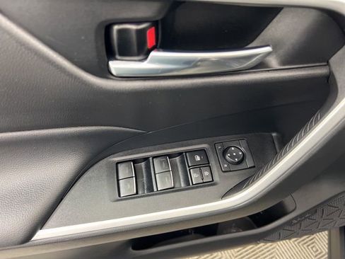 Used 2022 Toyota RAV4 XLE w/ Convenience Package image 13