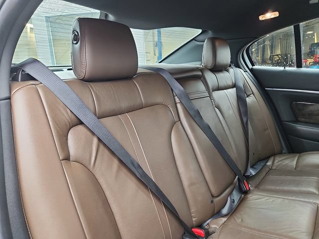 Used 2015 Lincoln MKS w/ Equipment Group 101A FWD image 28