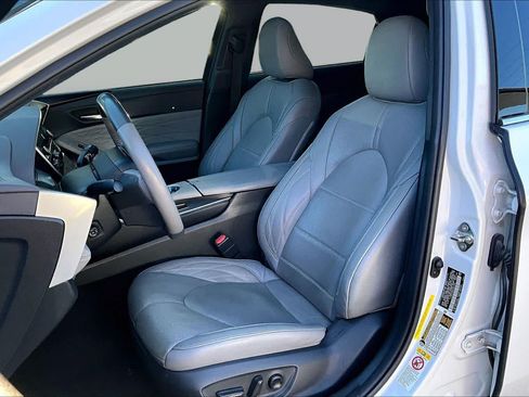 Used 2019 Toyota Avalon Limited FWD image 8