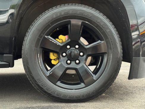 Used 2019 Chevrolet Suburban LT AWD/4WD image 18