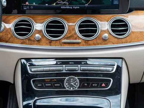 Used 2017 Mercedes-Benz E 300 4MATIC image 25