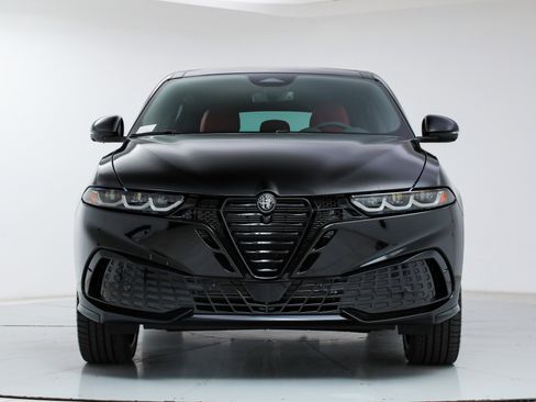 New 2026 Alfa Romeo Tonale Veloce w/ Quick Order Package 23H Volce image 8