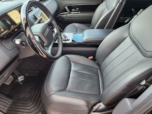 Used 2024 Land Rover Range Rover SE AWD/4WD image 13