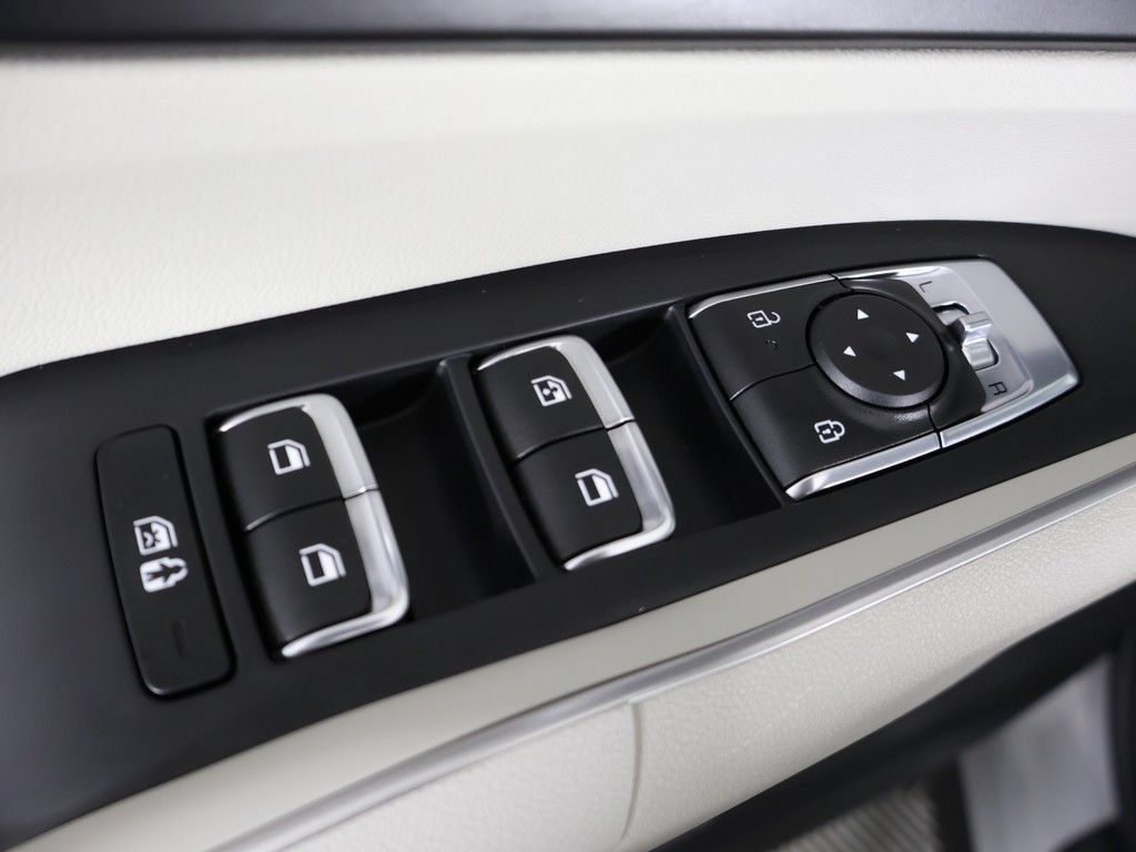 Certified 2026 Kia Sorento S FWD image 39