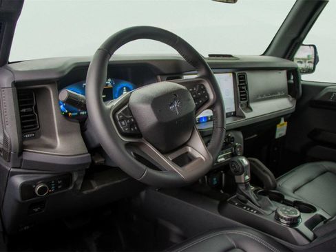 Used 2025 Ford Bronco Big Bend w/ Black Diamond Package AWD/4WD image 5