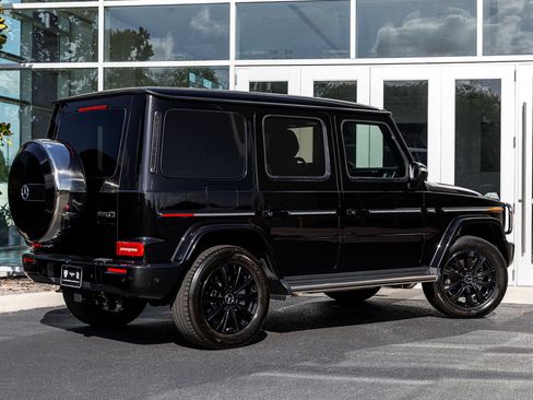 Used 2025 Mercedes-Benz G 550 image 11