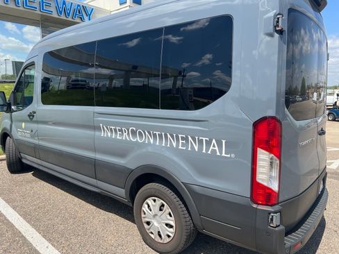 Used 2021 Ford Transit 350 XLT RWD image 2