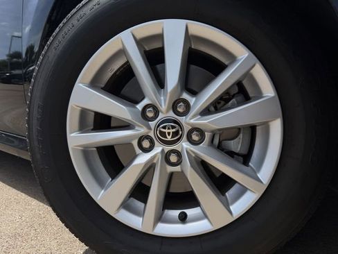 Used 2025 Toyota Camry LE FWD image 10