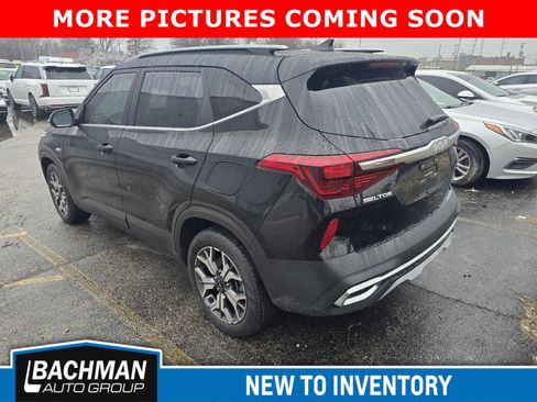Used 2023 Kia Seltos EX image 5