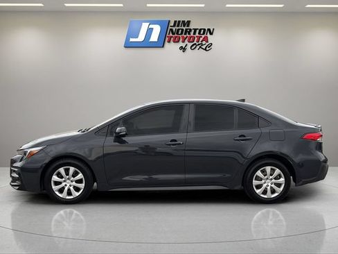 Used 2025 Toyota Corolla SE FWD image 8
