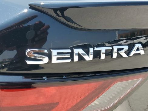 Used 2023 Nissan Sentra SR w/ SR Premium Package FWD image 5