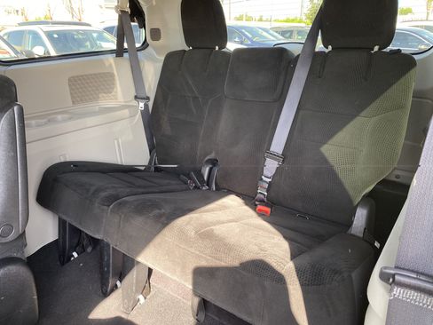 Used 2016 Dodge Grand Caravan SE w/ Quick Order Package 29E SE FWD image 15