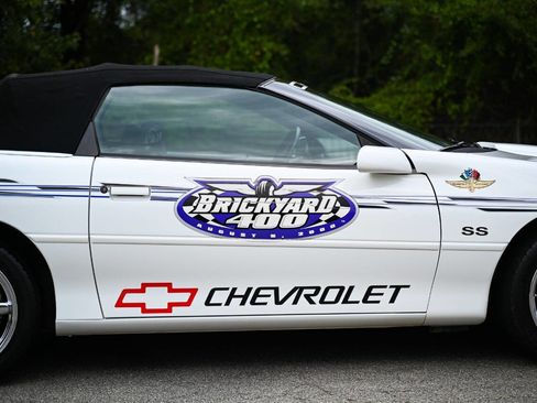 Used 2000 Chevrolet Camaro Z28 w/ SS Performance/Appearance Pkg image 17