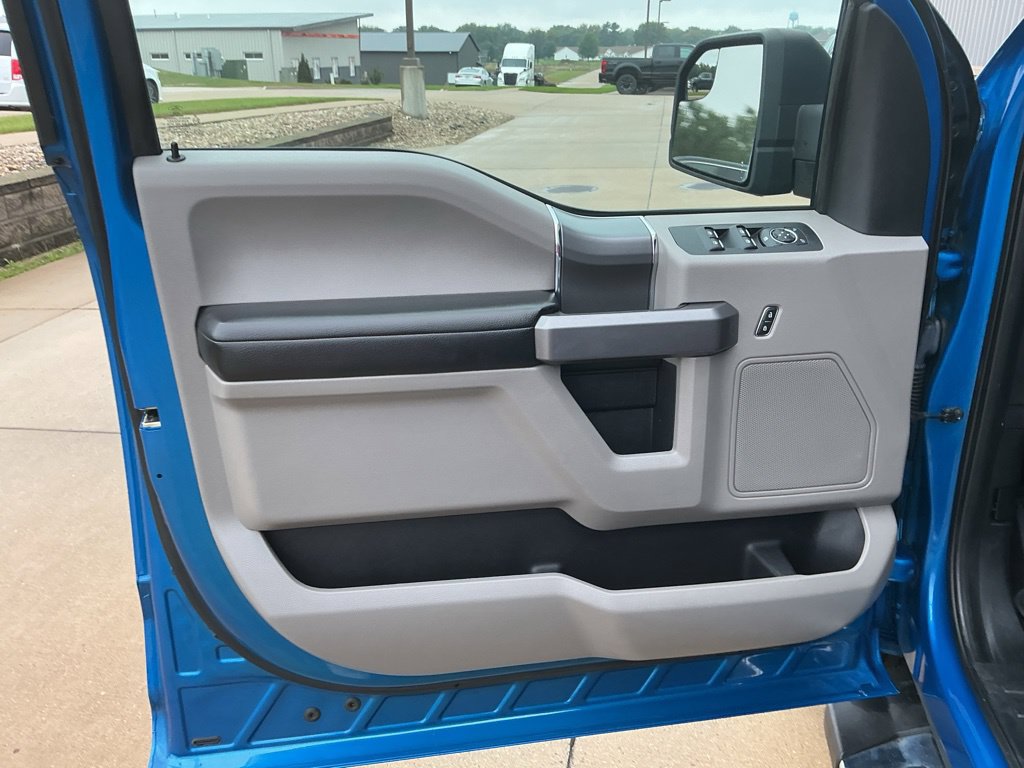 Used 2019 Ford F150 XLT w/ Equipment Group 302A Luxury AWD/4WD image 8