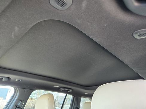 Used 2022 Jeep Grand Cherokee Limited 4xe image 25