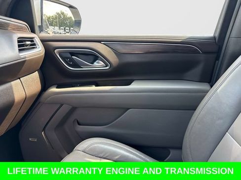 Used 2021 Chevrolet Suburban LT w/ LT Signature Package RWD image 24