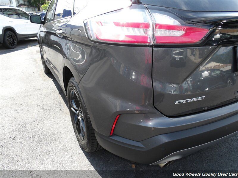 Used 2020 Ford Edge SEL w/ Convenience Package AWD/4WD image 9