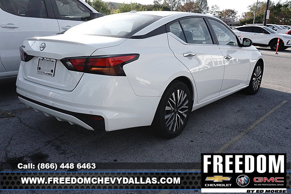Used 2025 Nissan Altima 2.5 SV FWD image 5