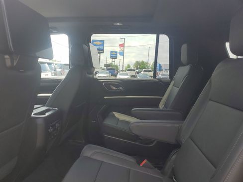 Used 2021 Chevrolet Suburban Z71 w/ Rear Media and Nav Package AWD/4WD image 12