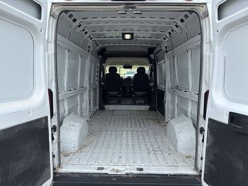 Used 2024 RAM ProMaster 2500 w/ Convenience Group FWD image 17