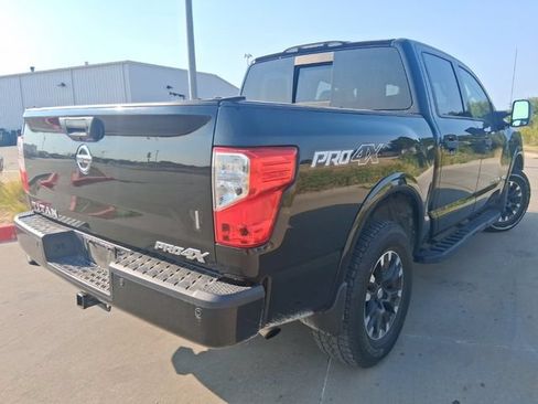 Used 2019 Nissan Titan PRO-4X w/ Pro-4x Convenience Package AWD/4WD image 6