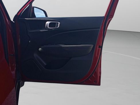 Certified 2024 Hyundai Venue SEL image 30