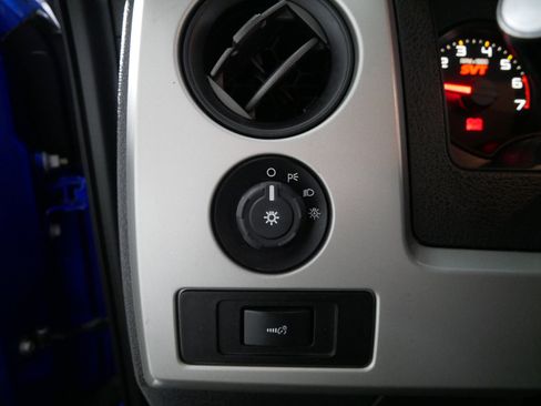 Used 2011 Ford F150 Raptor w/ Graphics Pkg image 26