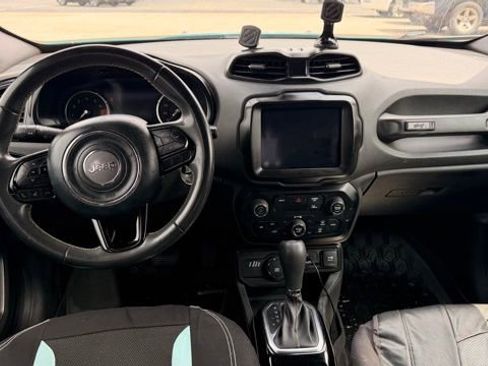 Used 2021 Jeep Renegade Latitude AWD/4WD image 16