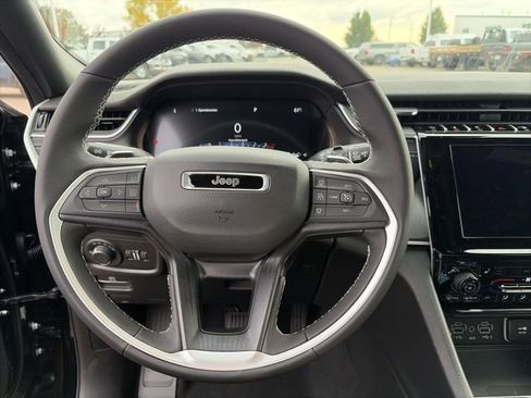 New 2025 Jeep Grand Cherokee Laredo image 15