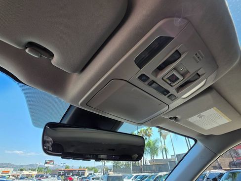 Used 2022 Toyota Highlander Limited image 46