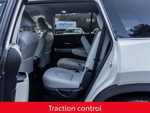 Used 2024 Toyota Grand Highlander AWD image 25